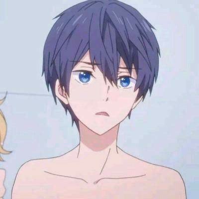王伟亲姐姐泪洒弟弟坟前